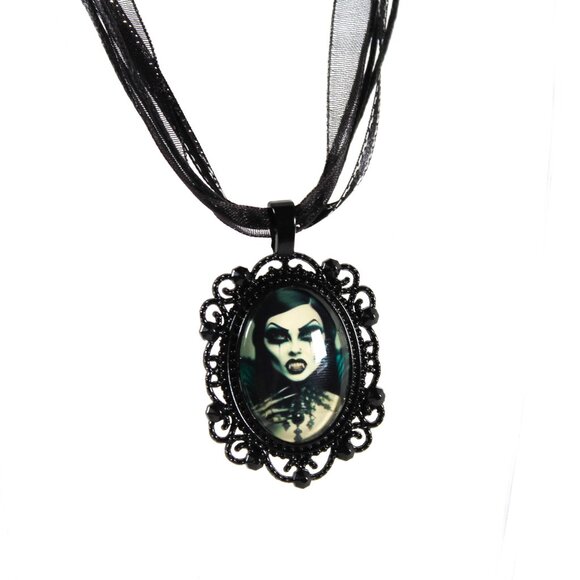 The Emerald Widow Necklace – Gothic Vampire Cameo, Victorian Gothic Jewelry - Picture 1 of 3